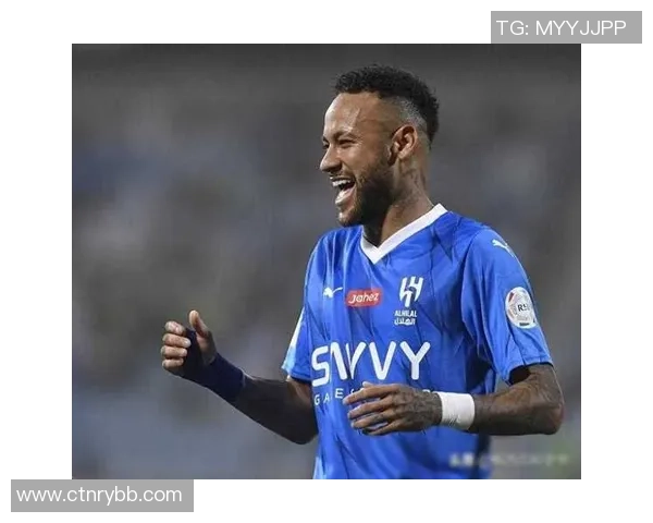 昔日足球明星重返赛场再展风采引发球迷热议与期待