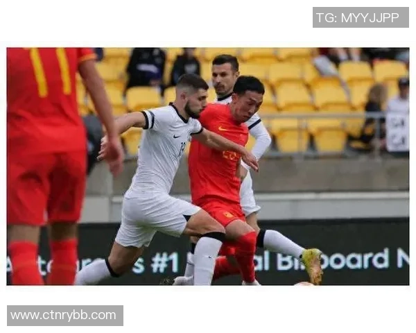 南京足球队在邀请赛中的默契配合与战术执行点评分析 南京足球队在邀请赛中的默契配合与战术执行点评分析