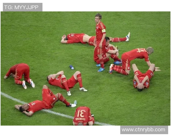 足球明星中名字带有卢字的球员盘点与他们的精彩瞬间回顾