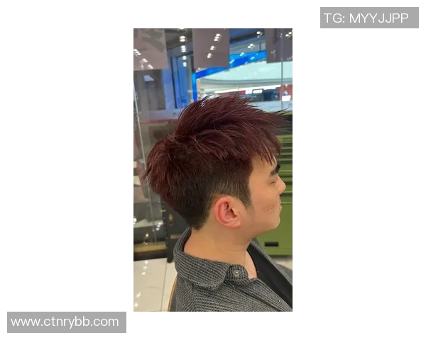 足球明星独特发型刻痕图片展示引领潮流风尚与个性魅力 足球明星独特发型刻痕图片展示引领潮流风尚与个性魅力